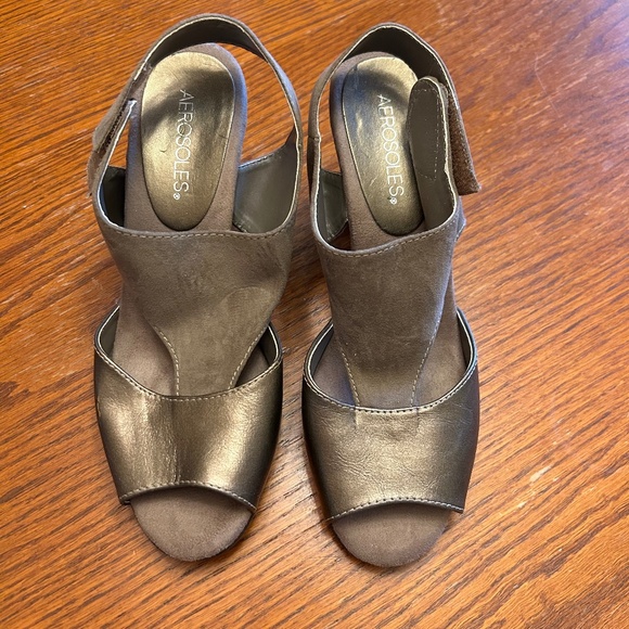 Aerosoles Sandals Taupe Suede and Metallic Heels Women's Size 8.5 - Picture 1 of 8
